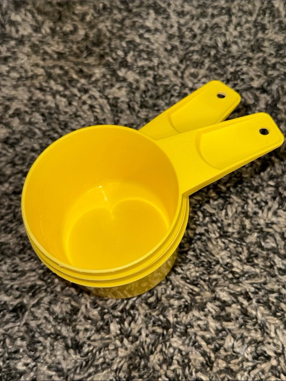 Vintage Tupperware nesting measuring cups